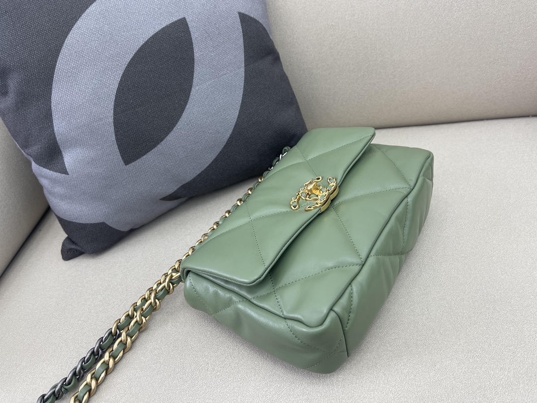 Lambskin 19 Handbag Flap Bag AS1160 Grass Green